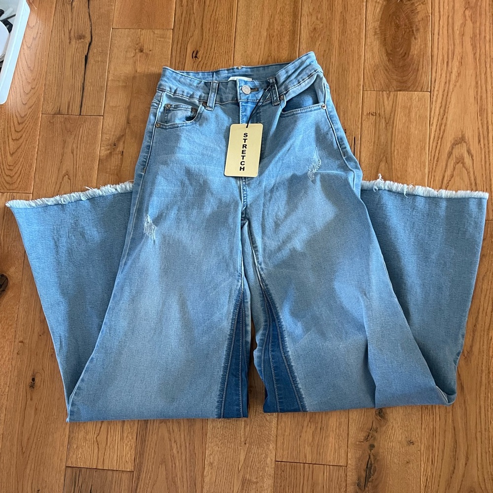 NWT Wide leg jeans unique two color denim